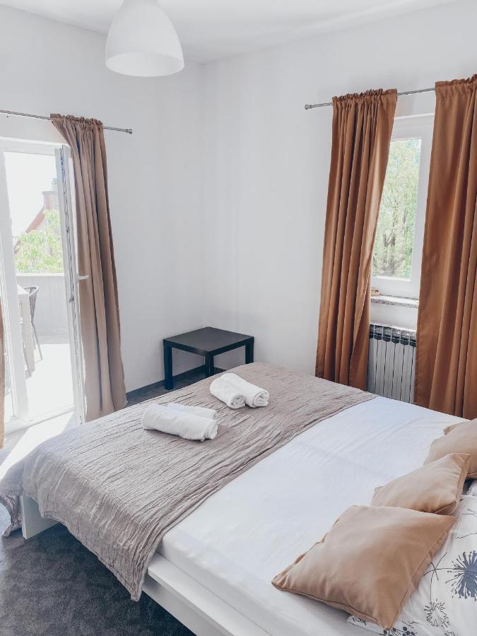Apartament House Demaro