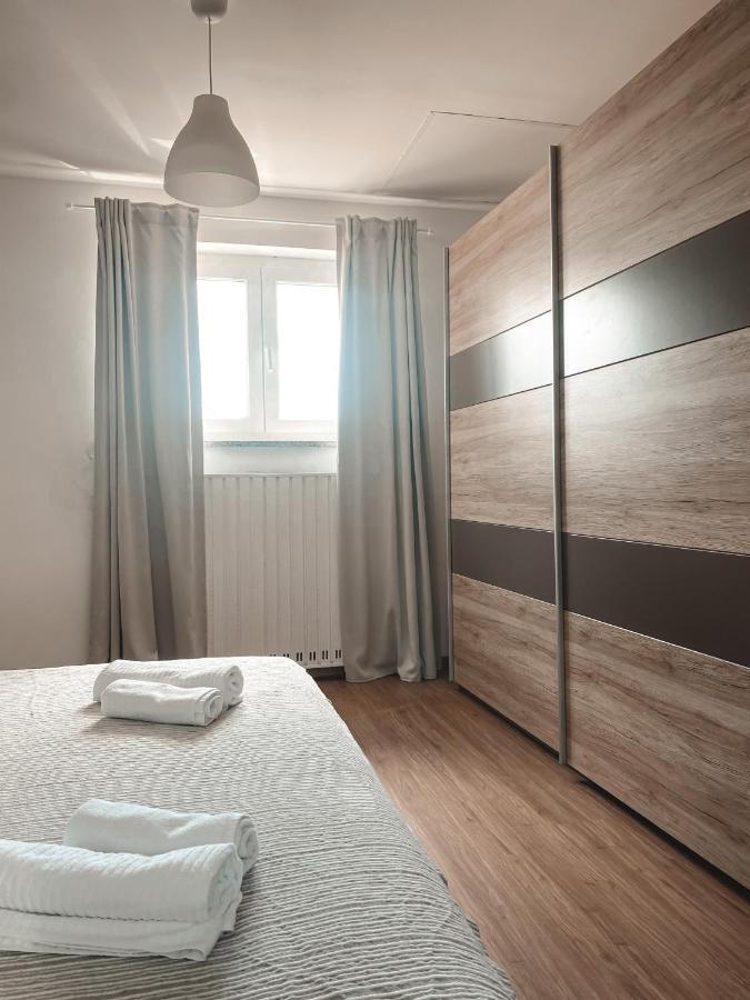 Apartament House Demaro *