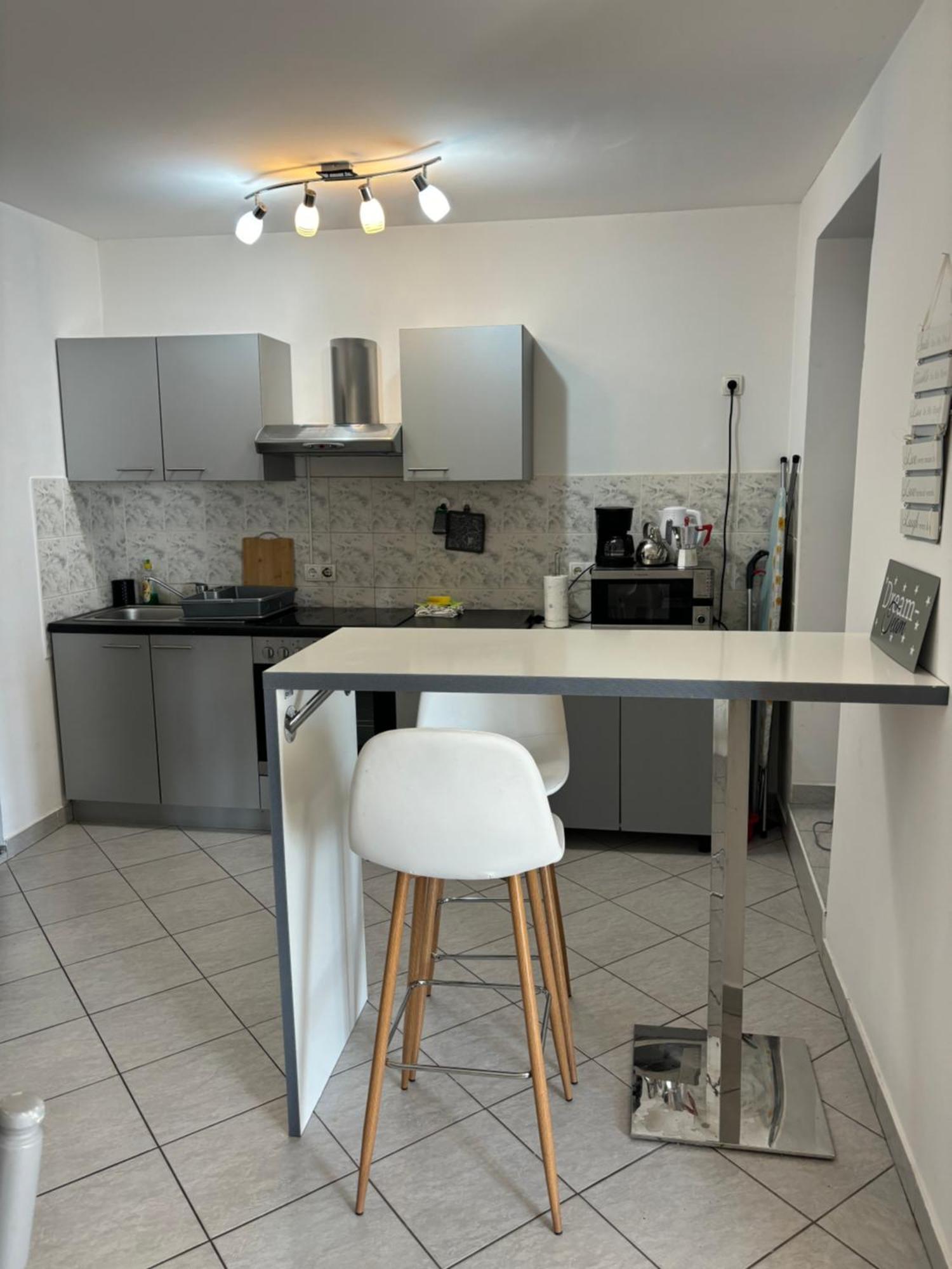 Apartament House Demaro