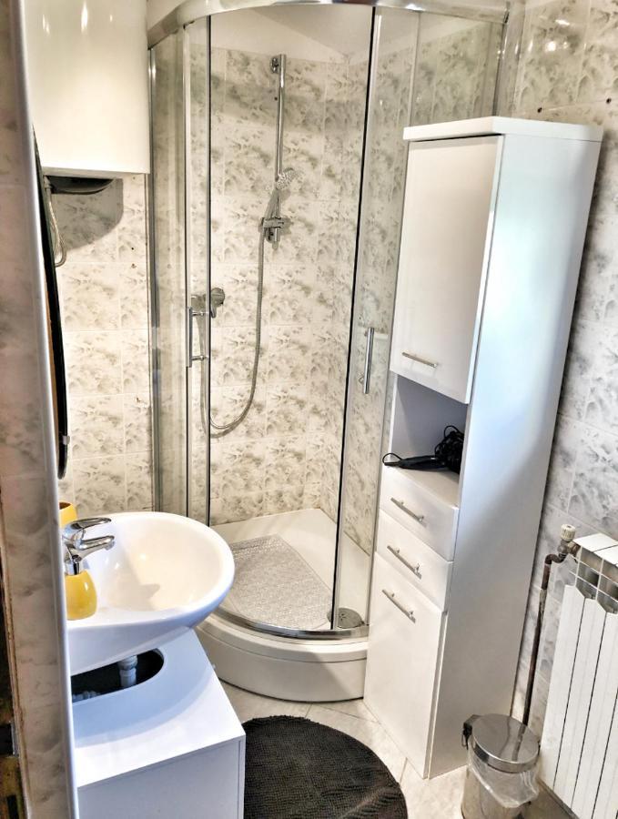 Apartament House Demaro