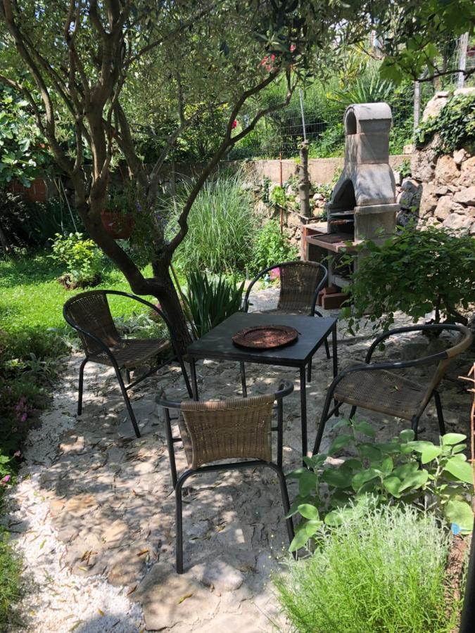 Apartament House Demaro *